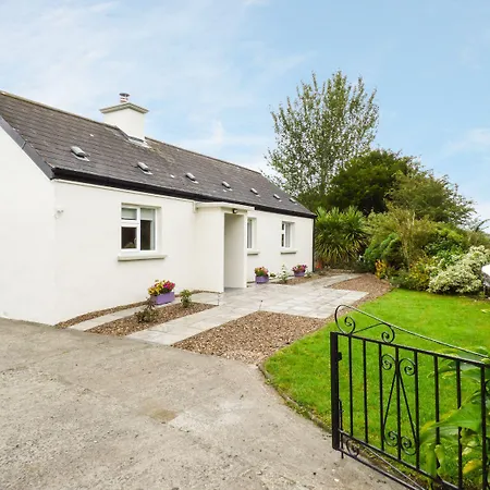 Holiday home Kennedys Castlemahon